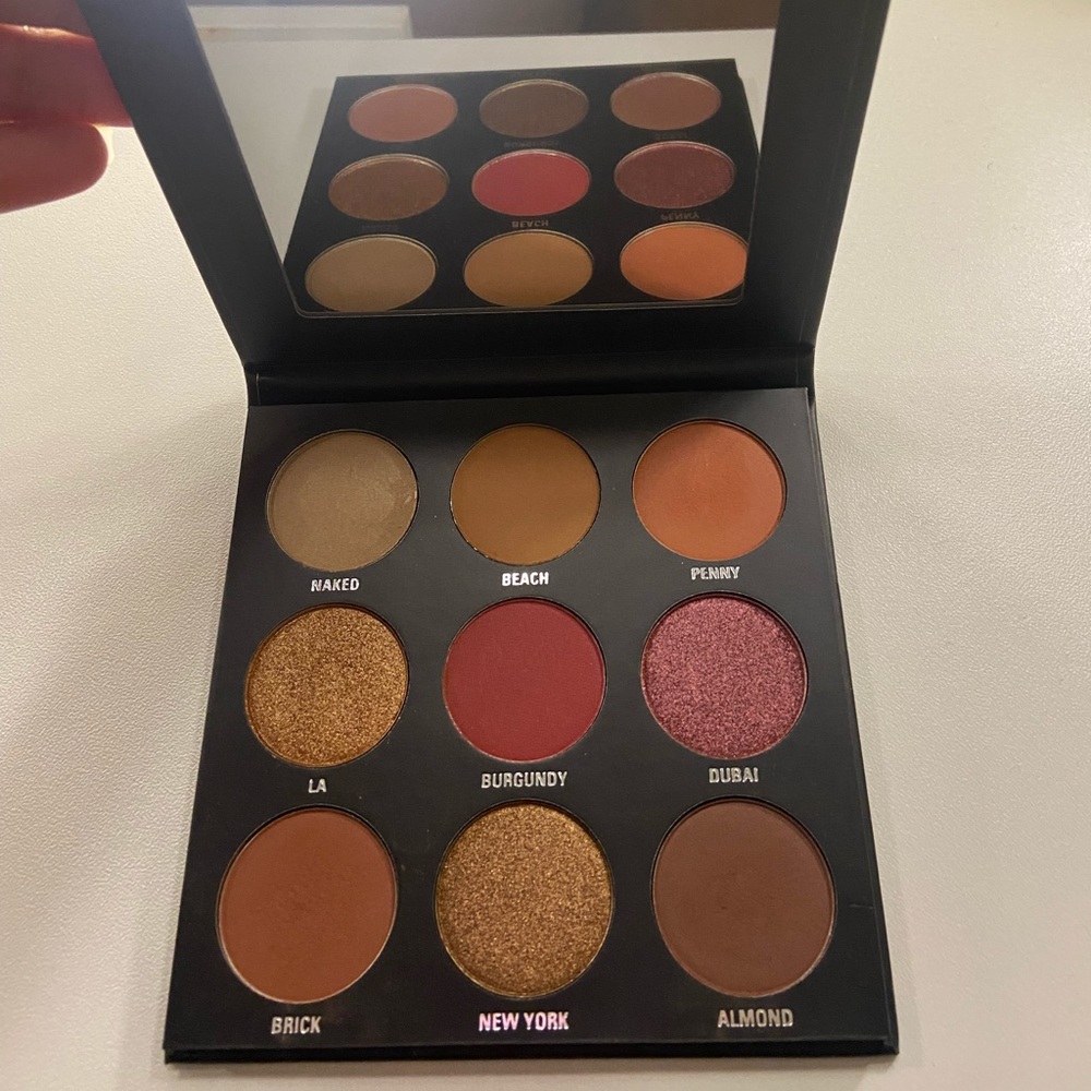 Kylie Jenner pressed powder palette
